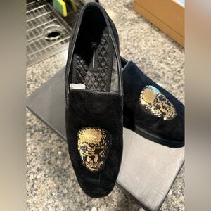 Men’s Black velvet with skull slip on loafer